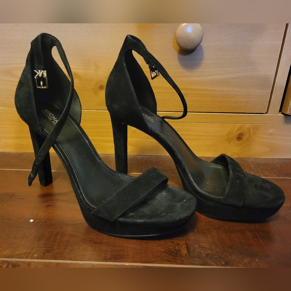 Michael Kors. Black Suede Sandals. Size 7